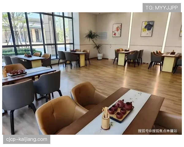 粉丝创作内容(UGC)纳入官方传播体系 激发社群活力。